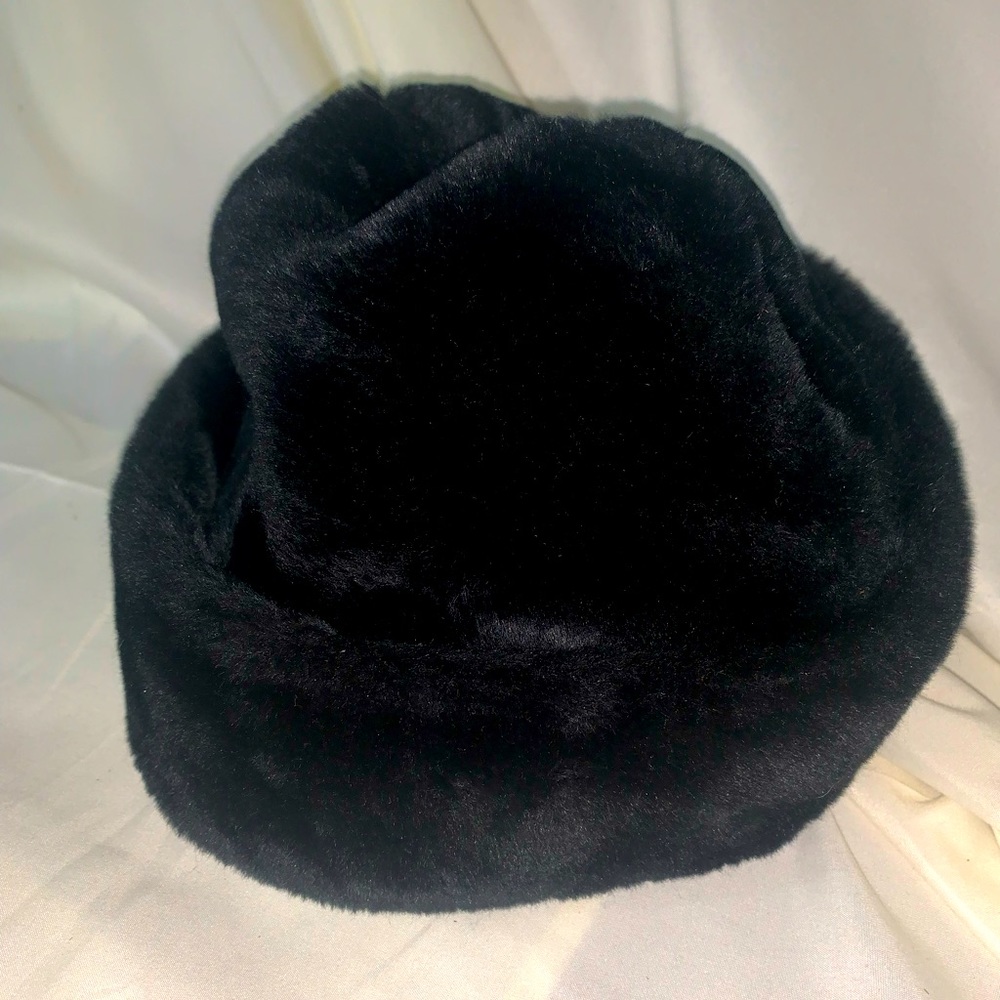 Anthropologie Women's Faux Fur Cuff Cloche Hat